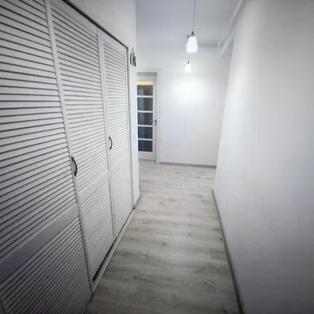 Huoneisto Tilava Ja Hienostunut Viihtyisään Lomaan Ja Rentouttaviin Hetkiin